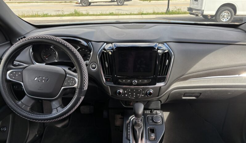 
								2023 Chevrolet Traverse LT Wheelchair Van full									