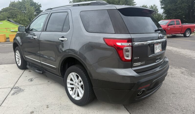 
								2015 Ford Explorer XLT Wheelchair Van full									