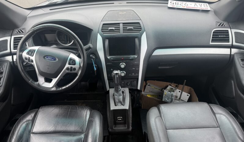 
								2015 Ford Explorer XLT Wheelchair Van full									
