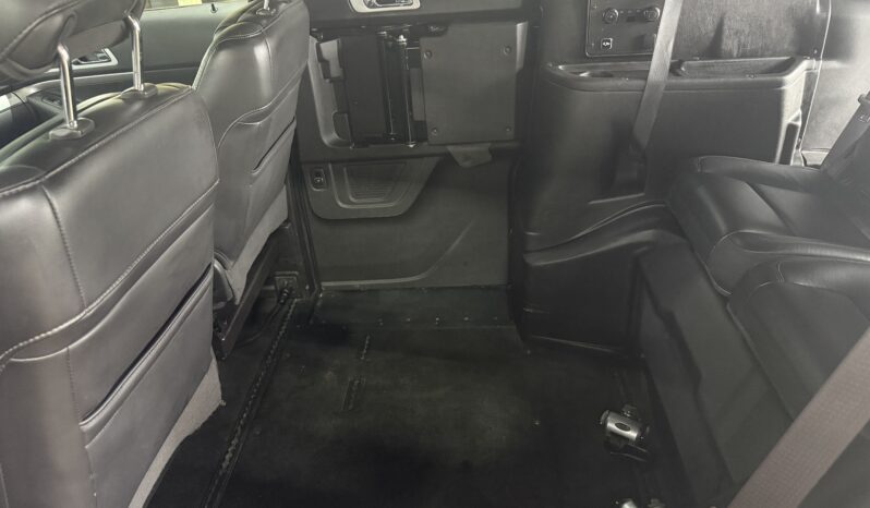 
								2015 Ford Explorer XLT Wheelchair Van full									