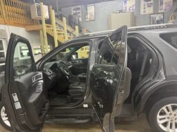 
										2015 Ford Explorer XLT Wheelchair Van full									
