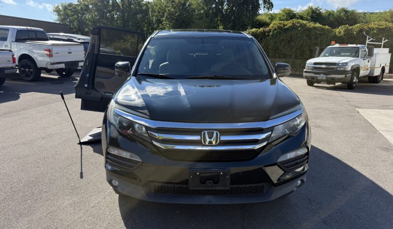 
								2018 Honda Pilot EXL-R Wheelchair Van full									