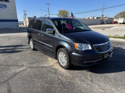 
										2014 Chrysler Town & Country Limited Wheelchair Van full									