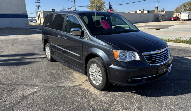 
								2014 Chrysler Town & Country Limited Wheelchair Van full									
