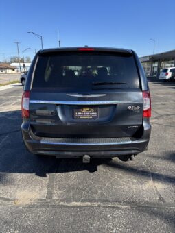 
										2014 Chrysler Town & Country Limited Wheelchair Van full									