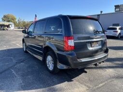 
										2014 Chrysler Town & Country Limited Wheelchair Van full									