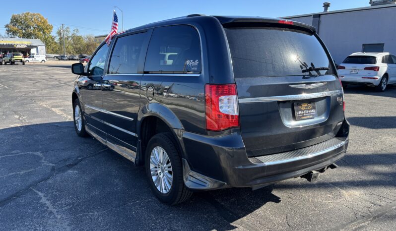 
								2014 Chrysler Town & Country Limited Wheelchair Van full									