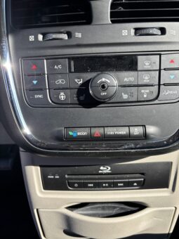 
										2014 Chrysler Town & Country Limited Wheelchair Van full									