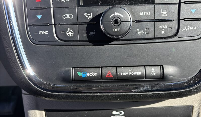
								2014 Chrysler Town & Country Limited Wheelchair Van full									