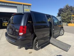 
										2013 Dodge Grand Caravan R/T Wheelchair Van full									