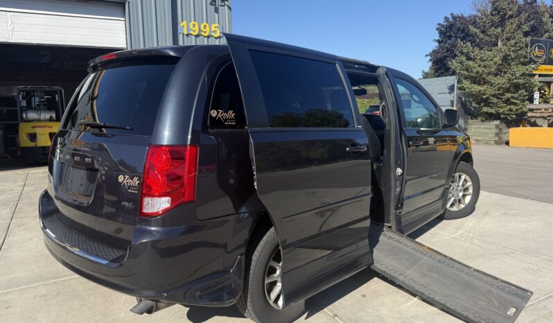 
								2013 Dodge Grand Caravan R/T Wheelchair Van full									