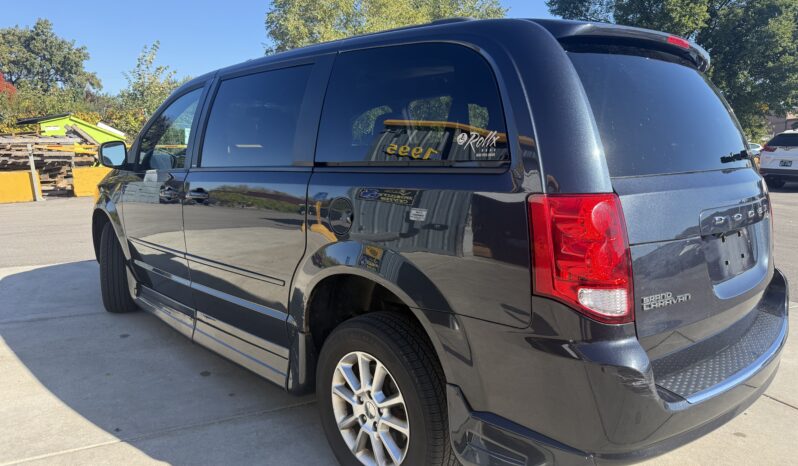 
								2013 Dodge Grand Caravan R/T Wheelchair Van full									