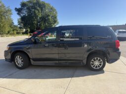 
										2013 Dodge Grand Caravan R/T Wheelchair Van full									