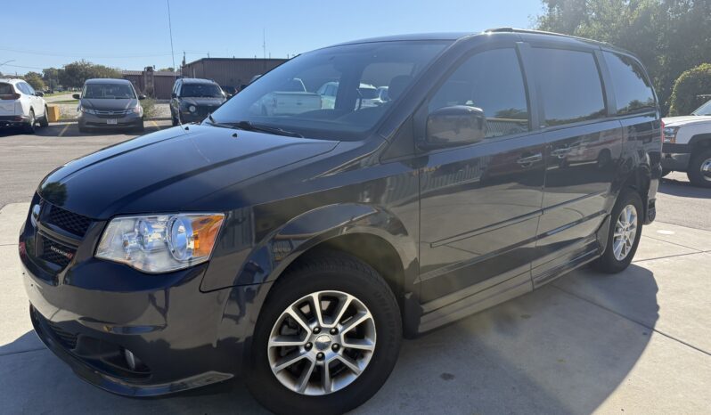 
								2013 Dodge Grand Caravan R/T Wheelchair Van full									