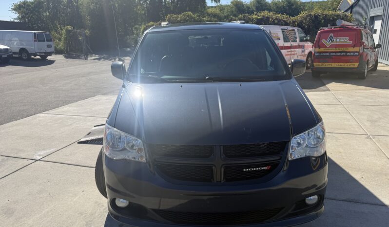 
								2013 Dodge Grand Caravan R/T Wheelchair Van full									