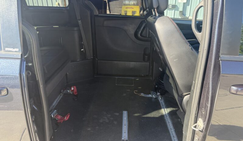 
								2013 Dodge Grand Caravan R/T Wheelchair Van full									