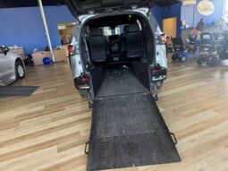 
										2025 Toyota Sienna Limited Hybrid Wheelchair Van full									