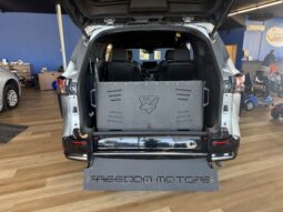 
										2025 Toyota Sienna Limited Hybrid Wheelchair Van full									